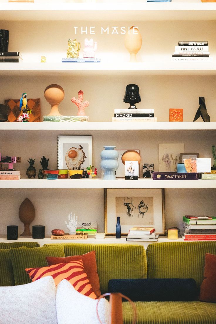 Estanterías con libros